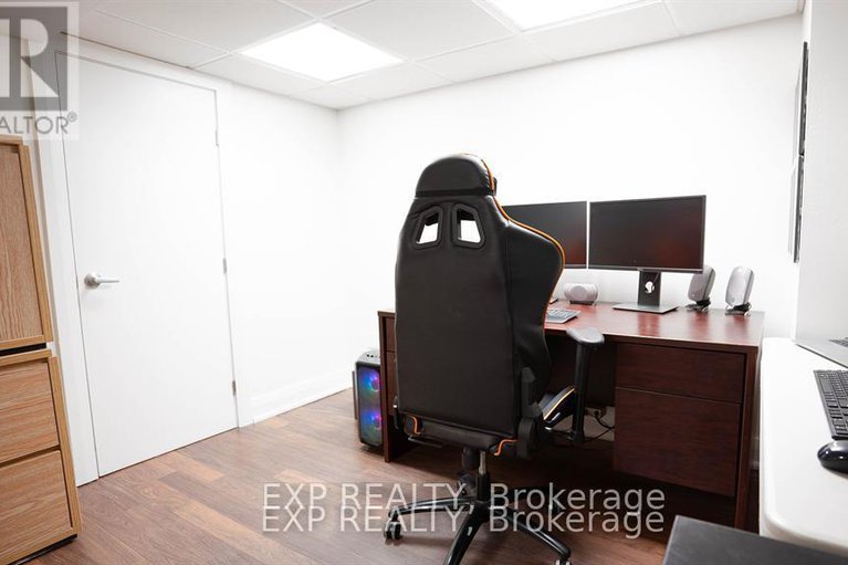 28643712/17-chesswood-court/pineglencountry-place/ottawa/ontario/K2E7E3_35