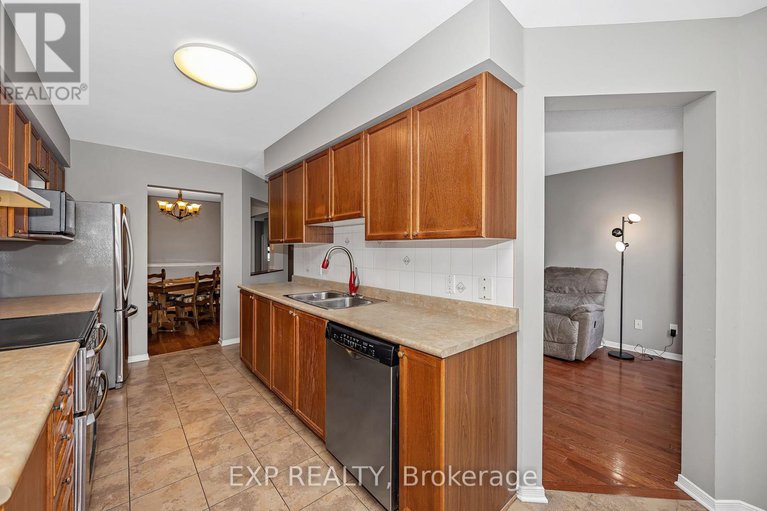 29225786/4596-ogilvie-walk-crescent/carson-grove/ottawa/ontario/K1J1G6_9