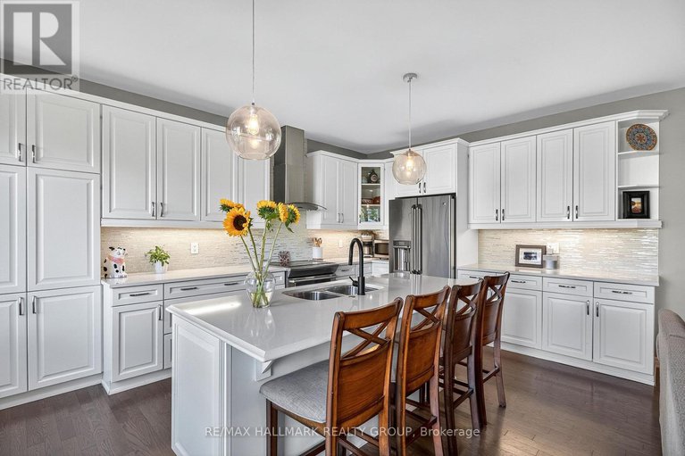 28861580/124-lily-pond-street/emerald-meadowstrailwest/ottawa/ontario/K2M0J3_19