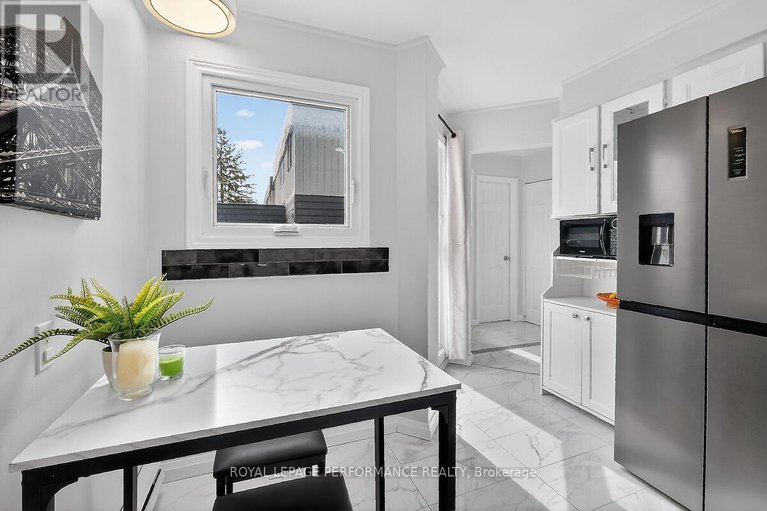 29468633/42-compata-way/blackburn-hamlet-south/ottawa/ontario/K1B4W9_15