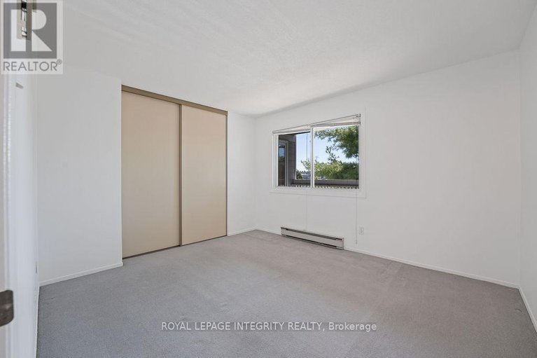 28876119/206-212-viewmount-drive/borden-farmstewart-farmcarleton-heightsparkwood-hills/ottawa/ontario/K2E7X2_24