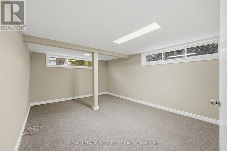 29618053/68-beaver-ridge/city-viewskylinefisher-heightsparkwood-hills/ottawa/ontario/K2E6E4_46