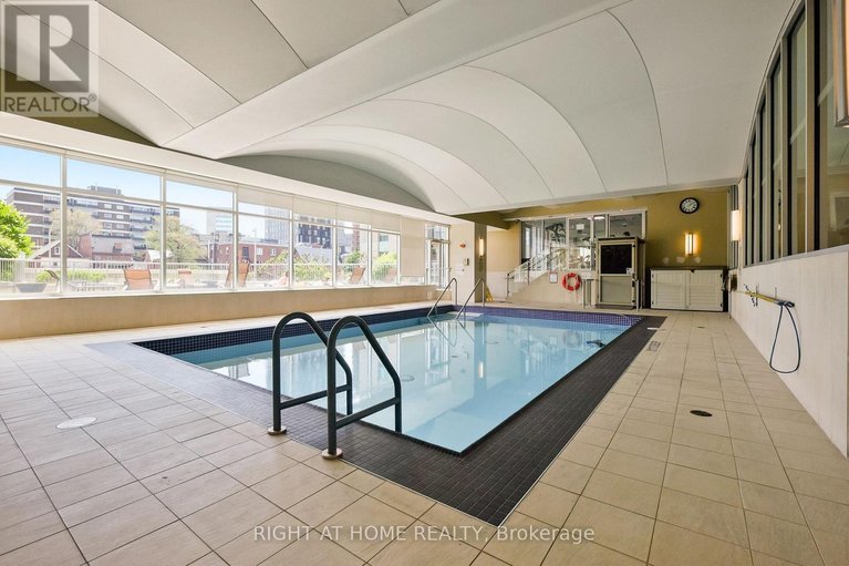 29527059/2302-234-rideau-street/sandy-hill/ottawa/ontario/K1N0A9_37