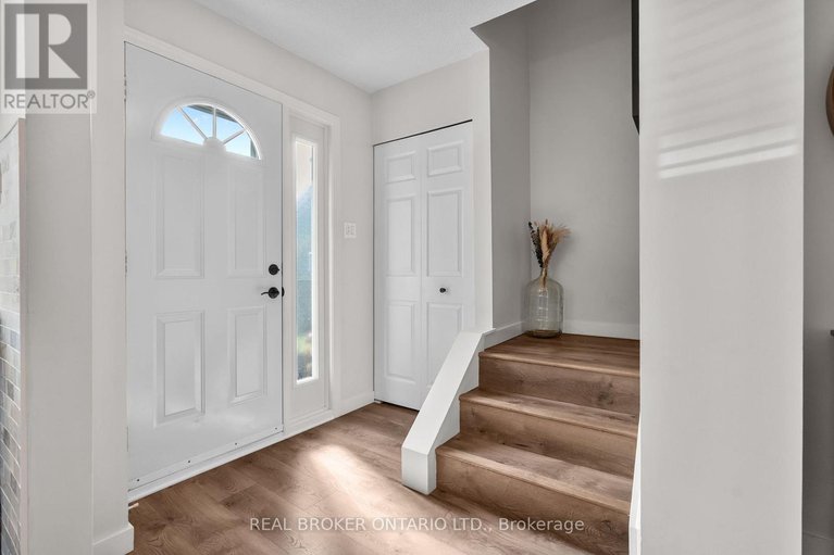 28983719/a-3911-old-richmond-road/arbeatha-park/ottawa/ontario/K2H8T9_3
