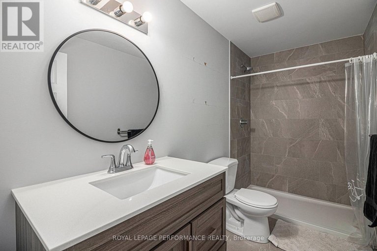 29595953/8-brittany-street/north-stormont-finch-twp/north-stormont/ontario/K0A1R0_18