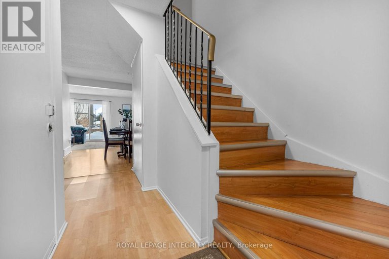 29398806/86-stokes-crescent/glencairnhazeldean/ottawa/ontario/K2L2Z4_17