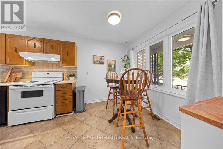 28813112/3759-autumnwood-street/emerald-woodssawmill-creek/ottawa/ontario/K1T2G7_10