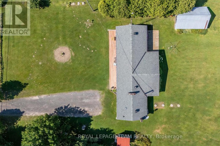 28652632/12135-county-road-2-road/south-dundas-williamsburgh-twp/south-dundas/ontario/K0C1X0_39