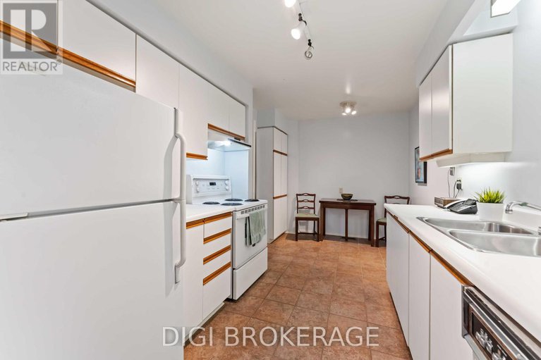 28971569/28-710-coronation-avenue/riverview-park/ottawa/ontario/K1G4G7_15