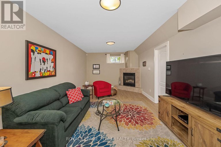 28423475/1426-spartan-grove-street/greely/ottawa/ontario/K4P1R6_31