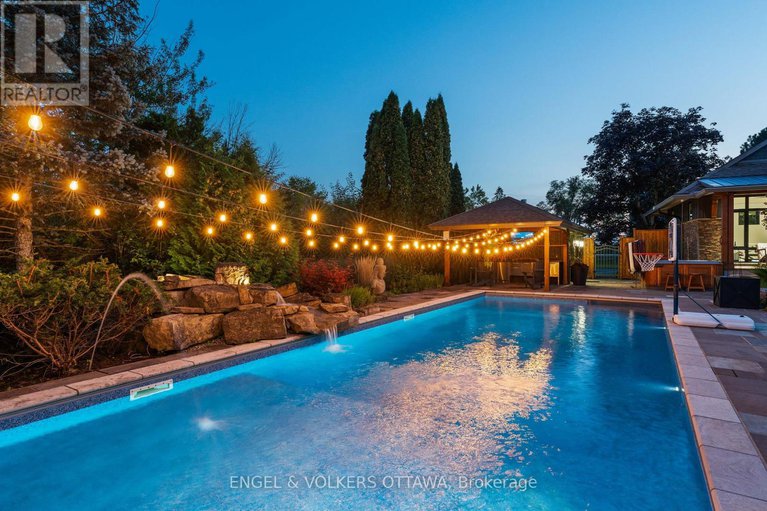 28961794/6351-rideau-valley-drive-n/manotick-south-to-roger-stevens/ottawa/ontario/K4M1B3_14