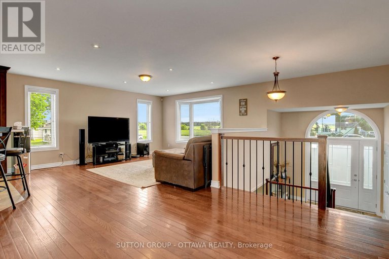 28494300/1887-champlain-street/clarencerockland-twp/clarence-rockland/ontario/K0A1N0_15