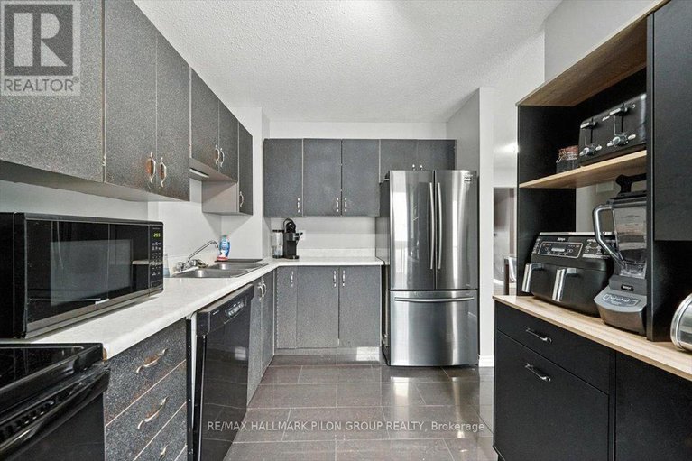 28798158/1417-ballard-court/pineview/ottawa/ontario/K1B4Y9_3