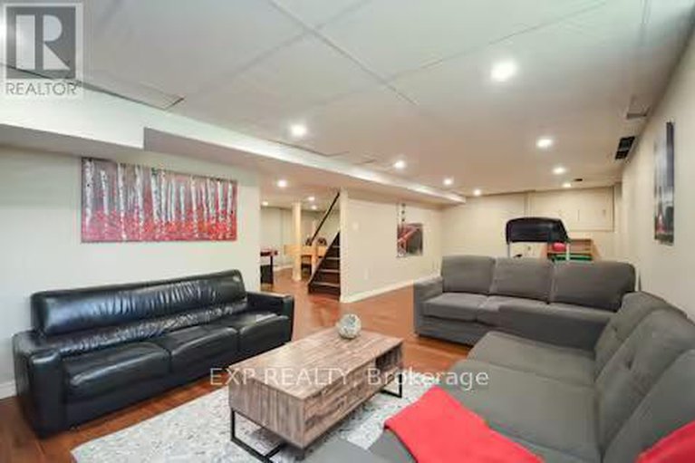 29266483/2389-ogilvie-road-e/beacon-hill-north/ottawa/ontario/K1J7N4_25