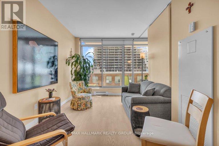 28308377/610-383-cumberland-street/lower-townbyward-market/ottawa/ontario/K1N1J7_7