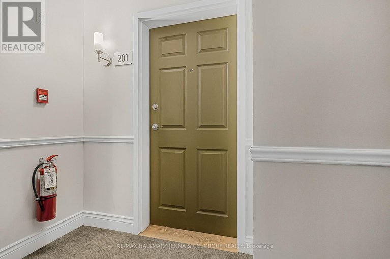 28198482/201-140-guelph-private/kanata-lakesheritage-hills/ottawa/ontario/K2T0J2_5