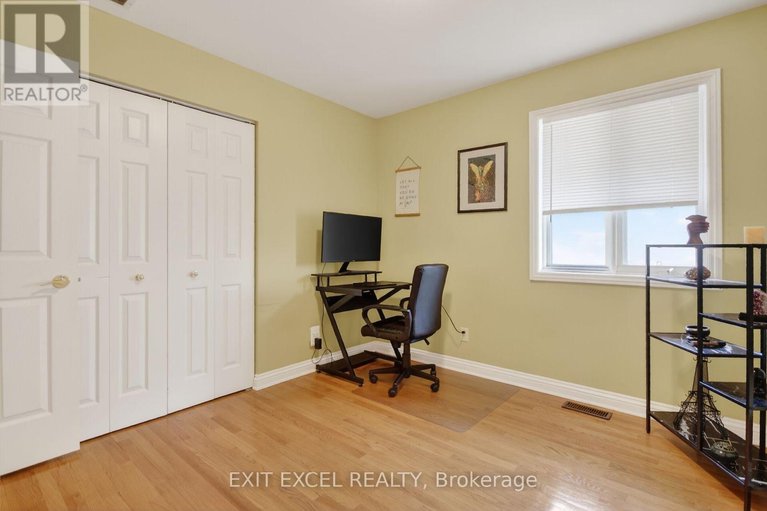 29577468/1093-b-normandy-cr-normandy-crescent/carleton-heights/ottawa/ontario/K2C0L9_31