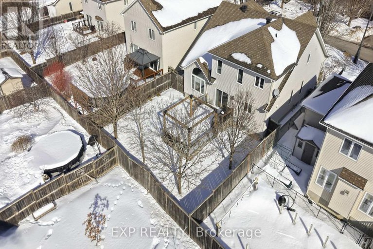 29405712/32-olde-towne-avenue/village-of-russell/russell/ontario/K4R0A5_30