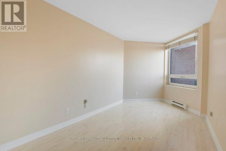 29600796/103-3099-carling-avenue/bayshore/ottawa/ontario/K2H5A6_34