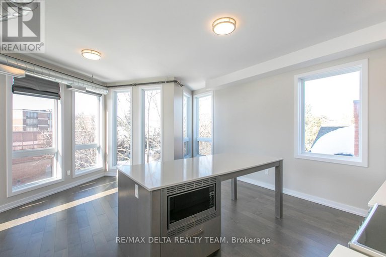 28961788/405-150-greenfield-avenue/ottawa-east/ottawa/ontario/K1S5W6_8