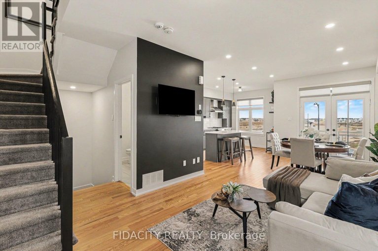 29654929/1768-crux-road/mer-bleuebradley-estatesanderson-park/ottawa/ontario/K1W0R3_5