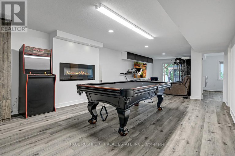 28592646/568-knotridge-street/mer-bleuebradley-estatesanderson-park/ottawa/ontario/K1W0M2_18