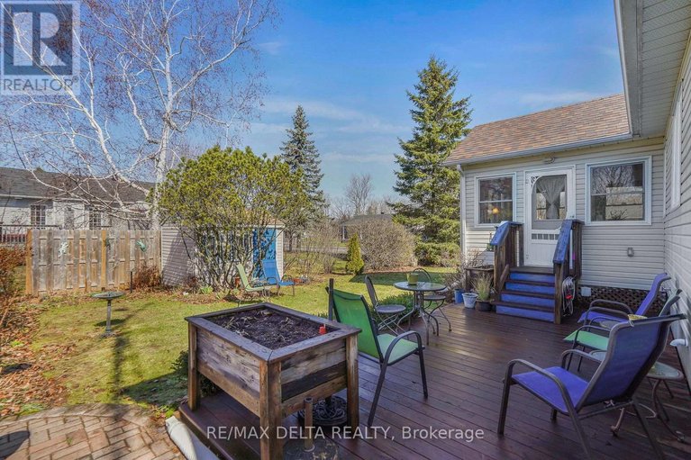 29633176/48-stephens-street/vankleek-hill/champlain/ontario/K0B1R0_34