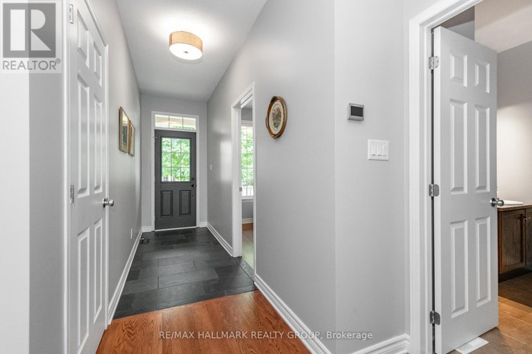 29228052/102-kelso-private/stonebridge/ottawa/ontario/K2J0L9_5