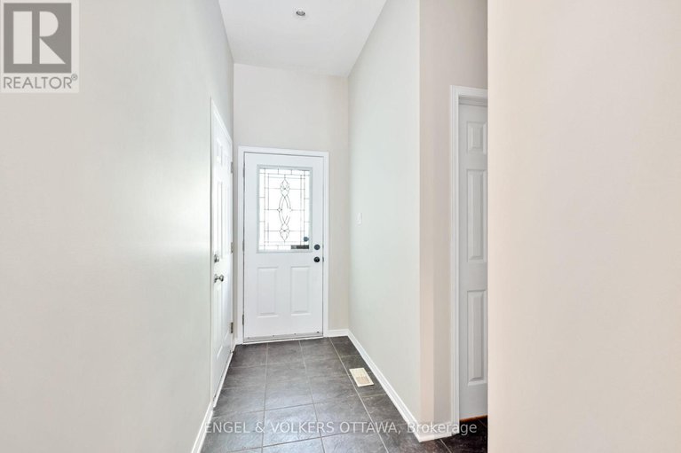 28517729/502-woodchase-street/morgans-grantsouth-march/ottawa/ontario/K2W1J4_6