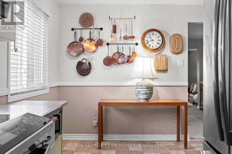 28918556/24-hyannis-avenue/cedargrovefraserdale/ottawa/ontario/K2J2W8_10
