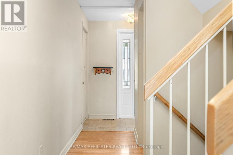 29159619/2-shadow-court/leslie-park/ottawa/ontario/K2H9E4_4