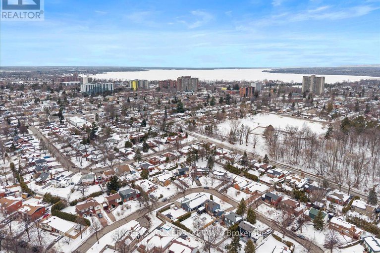 29439628/1005-gold-crescent/queensway-terrace-north/ottawa/ontario/K2B8C4_44