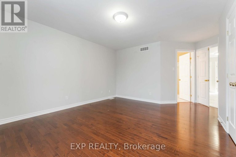 29186601/119-anfield-crescent/barrhaven-east/ottawa/ontario/K2G7B7_27