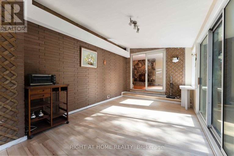 29245177/2221-circle-place/elmvale-acresurbandale/ottawa/ontario/K1G3E2_41