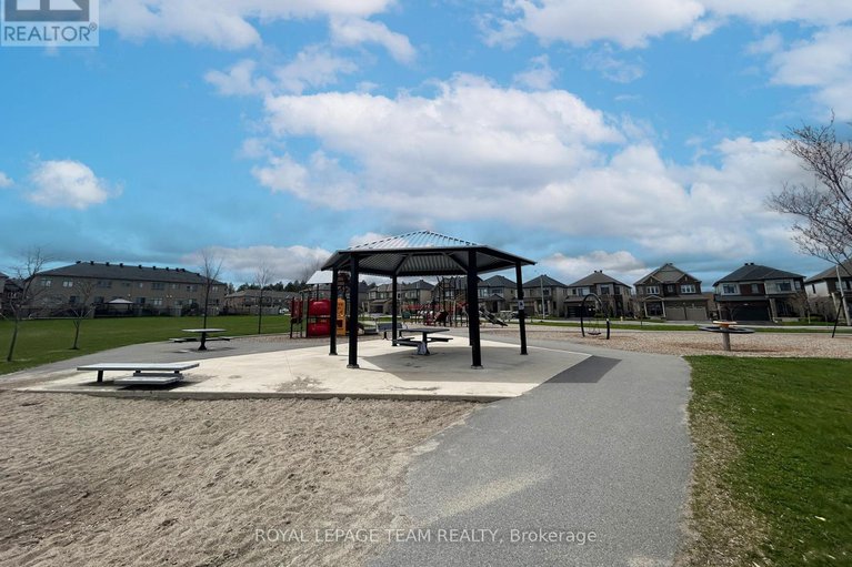 28283530/523-parade-drive/stittsville-south/ottawa/ontario/K2S0X8_45