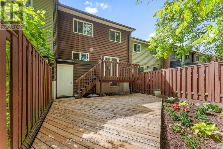 28816941/33-83-glen-park-drive/blackburn-hamlet-south/ottawa/ontario/K1B3Z1_31