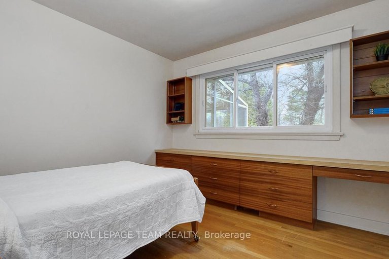 29605517/1107-falaise-road/borden-farmstewart-farmcarleton-heightsparkwood-hills/ottawa/ontario/K2E6R1_16