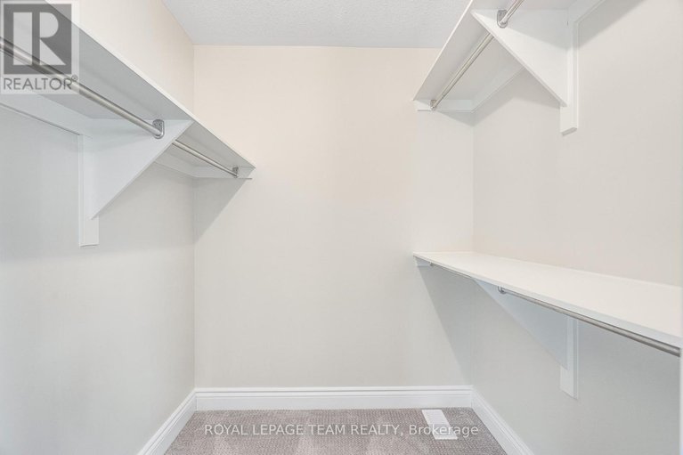 29668380/1925-windwood-place/chapel-hill/ottawa/ontario/K1C7K7_21