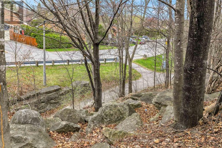 29673890/34-55-bering-court/katimavik/ottawa/ontario/K2L2B8_32