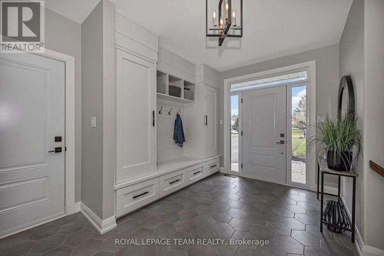 29645410/1517-back-place-avenue/greely/ottawa/ontario/K4P1R3_4