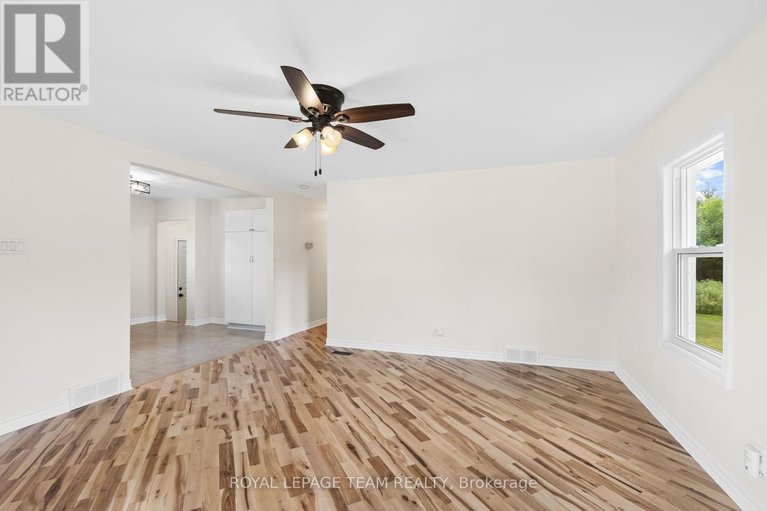 28520318/1523-drummond-con-6b-road/drummond-n-elmsley-drummond-twp/drummondnorth-elmsley/ontario/K7H3C8_13