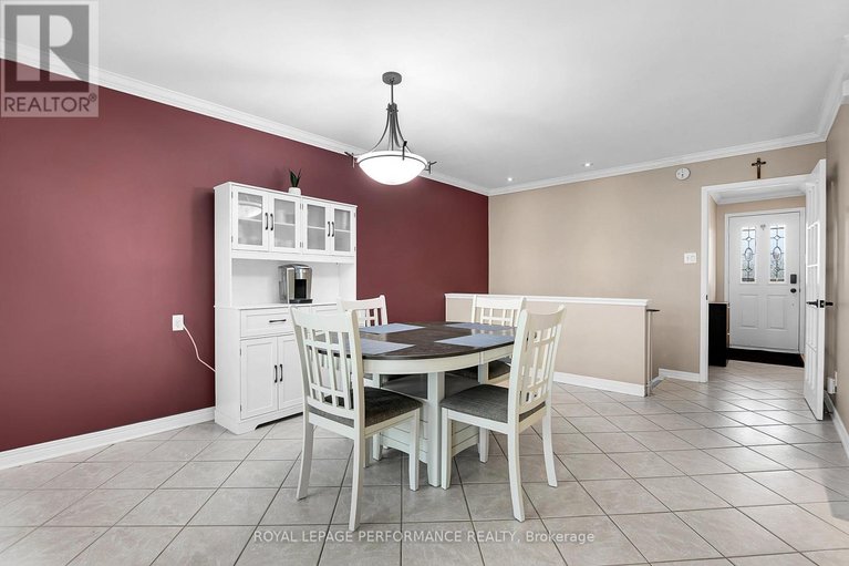 29673888/401-phoenix-crescent/bilberry-creekqueenswood-heights/ottawa/ontario/K1E1V6_11