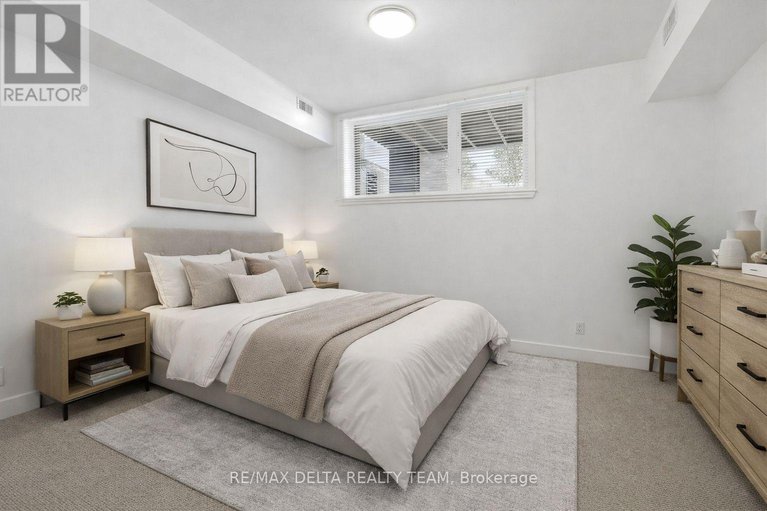 29301547/6-33-bergeron-private/chapel-hill/ottawa/ontario/K1C0C2_23