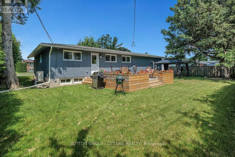 28515359/1162-deer-park-road/city-viewskylinefisher-heightsparkwood-hills/ottawa/ontario/K2E6H3_41