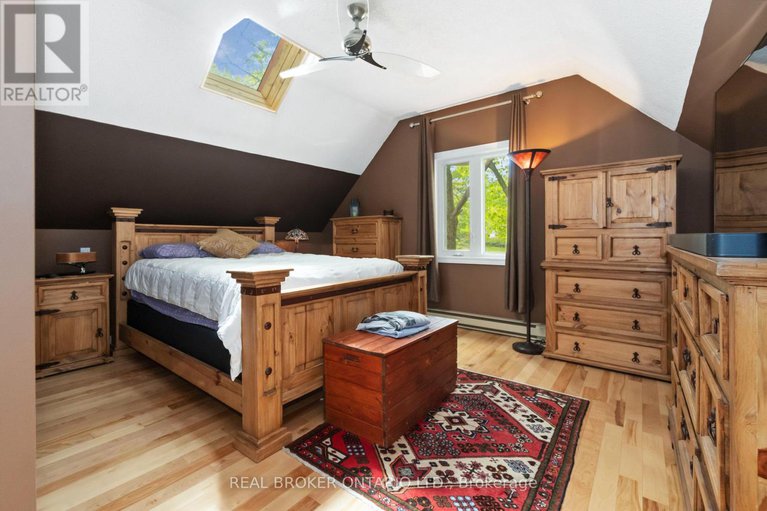 29339993/190-woods-road/constance-bay/ottawa/ontario/K0A3M0_35