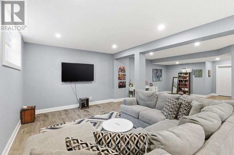 29326743/640-meadowridge-circle/carp/ottawa/ontario/K0A1L0_39