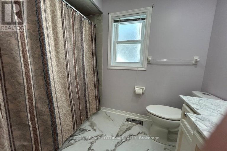 28486818/32-cellini-court-w/hunt-club-park/ottawa/ontario/K1G5K3_31