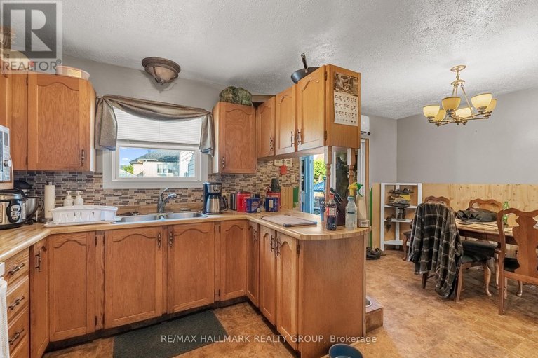 28655529/2784-leonard-street/town-of-rockland/clarence-rockland/ontario/K4K1A4_11