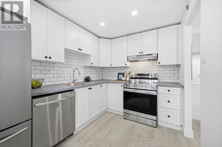 29285913/6-7868-jeanne-darc-boulevard-n/convent-glen-north/ottawa/ontario/K1C2E9_15