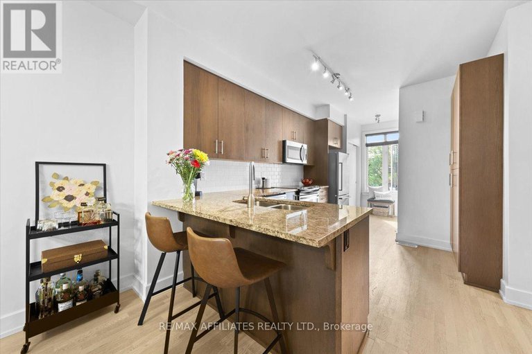 28976421/3-23-bergeron-private/chapel-hill/ottawa/ontario/K1C0C2_8